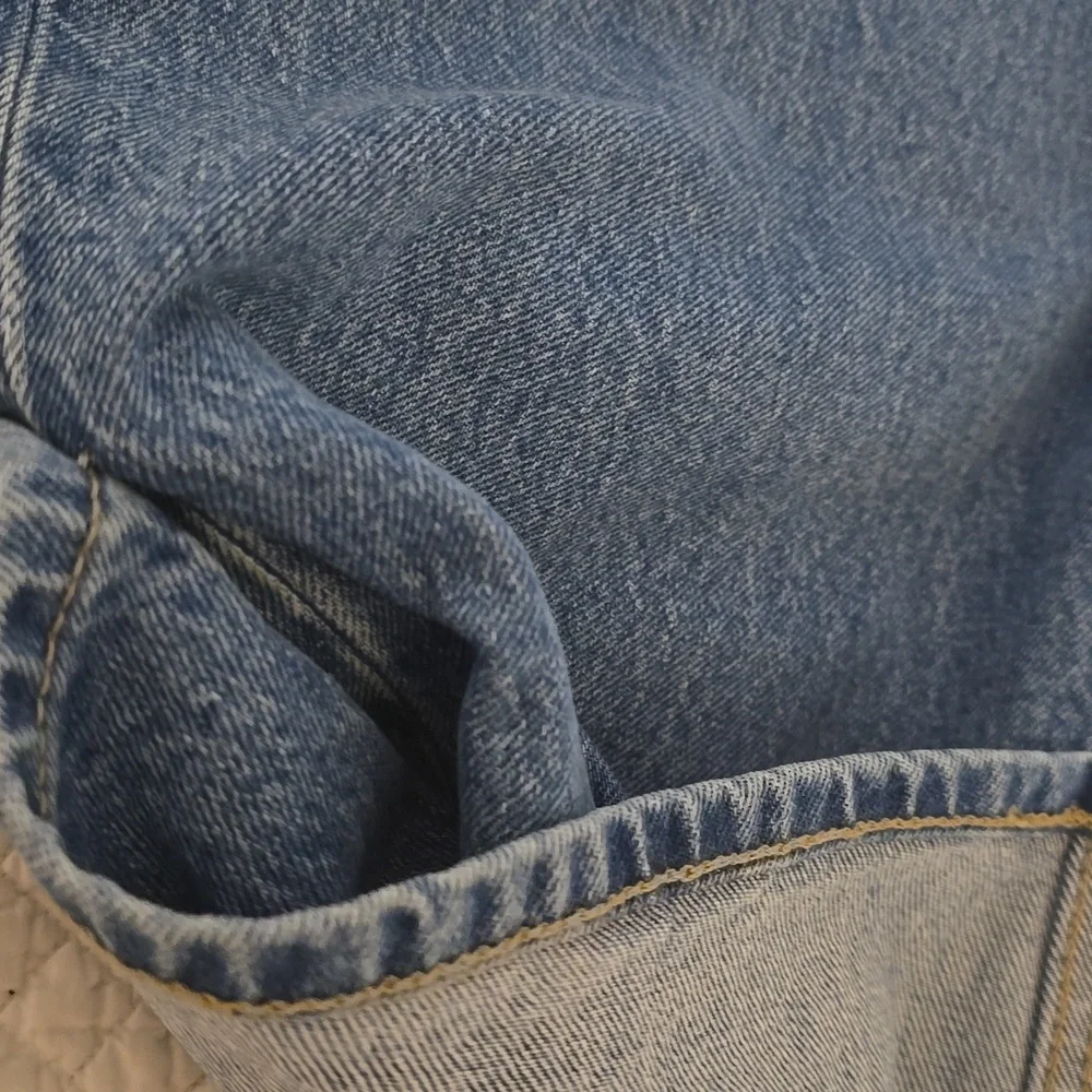 Old Navy Wide Leg Jeans - Picture 12 of 17